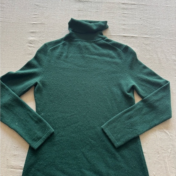 100% Cashmere Emerald Green Turtleneck Sweater - Picture 10 of 10